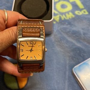 Vintage fossil watch what’s leather band?